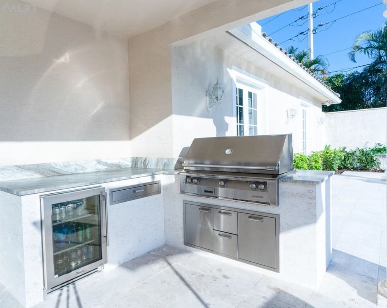 A Buyer’s Guide to Wholesale Outdoor Kitchen Accessories